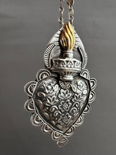 Load image into Gallery viewer, Elaborate Sacred Heart pendant