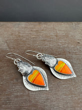Load image into Gallery viewer, Rosarita Sacred Heart Earrings