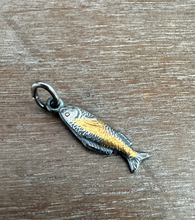 Load image into Gallery viewer, Golden Fish 4