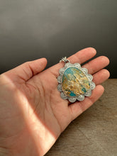 Load image into Gallery viewer, Plume agate doublet lace medallion