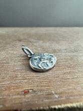 Load image into Gallery viewer, Hippocampus pendant #3