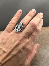 Load image into Gallery viewer, Fish ring size 7