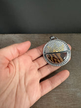 Load image into Gallery viewer, Australian Print Stone Medallion