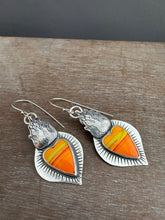 Load image into Gallery viewer, Rosarita Sacred Heart Earrings