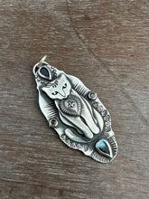 Load image into Gallery viewer, Jewel Cat -The tuxedo-