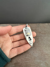 Load image into Gallery viewer, Montana Agate and Garnet Bee pendant