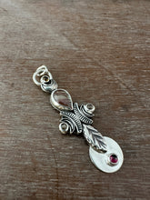 Load image into Gallery viewer, Andesine (red labradorite) pendant