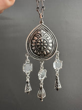 Load image into Gallery viewer, Light catcher Medallion