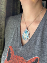 Load image into Gallery viewer, Plume agate doublet lace medallion