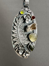 Load image into Gallery viewer, Mossy Fern pendant