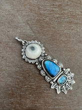 Load image into Gallery viewer, Elaborate Solar quartz pendant