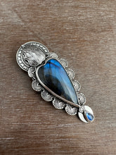 Load image into Gallery viewer, Labradorite Sacred Heart pendant