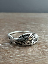 Load image into Gallery viewer, Fish Ring