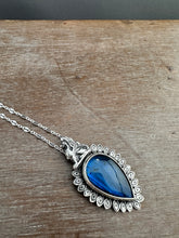 Load image into Gallery viewer, Labradorite Griffin medallion