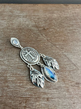 Load image into Gallery viewer, Shield of peace