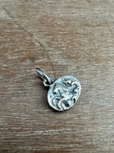 Load image into Gallery viewer, Hippocampus pendant #1