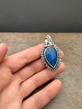 Load image into Gallery viewer, Labradorite Griffin medallion