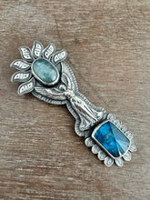 Load image into Gallery viewer, Angel with Aquamarine and Apatite