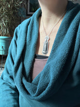 Load image into Gallery viewer, Our Lady of Fatima Sacred Heart pendant