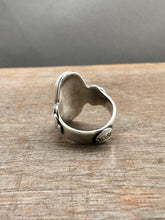 Load image into Gallery viewer, Fish ring size 7