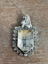 Load image into Gallery viewer, Quartz Griffin medallion