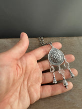 Load image into Gallery viewer, Light catcher Medallion