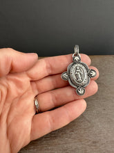 Load image into Gallery viewer, Miraculous medal pendant