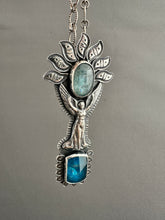 Load image into Gallery viewer, Angel with Aquamarine and Apatite