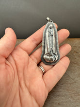 Load image into Gallery viewer, Our Lady of Fatima Sacred Heart pendant