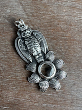 Load image into Gallery viewer, Helen the owl on the sun