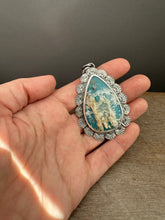 Load image into Gallery viewer, Plume agate doublet lace medallion