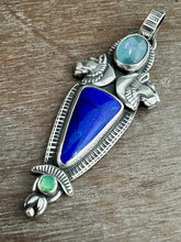Load image into Gallery viewer, Lioness medallion