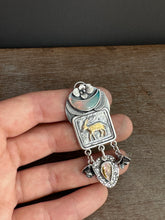 Load image into Gallery viewer, Golden Wandering Deer