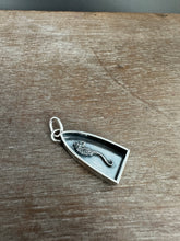 Load image into Gallery viewer, Medium seahorse shrine