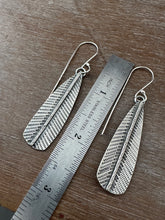 Load image into Gallery viewer, Stamped silver feather earrings