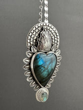 Load image into Gallery viewer, Labradorite Sacred Heart pendant