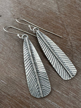 Load image into Gallery viewer, Stamped silver feather earrings