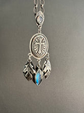 Load image into Gallery viewer, Shield of peace