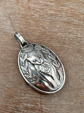 Load image into Gallery viewer, Double sided Jewel Cat with Abalone shell