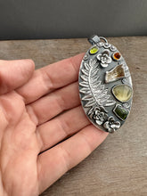 Load image into Gallery viewer, Mossy Fern pendant