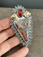 Load image into Gallery viewer, Lioness medallion