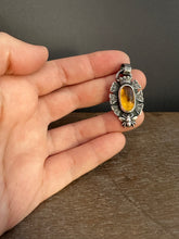 Load image into Gallery viewer, Honey bee medallion