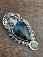 Load image into Gallery viewer, Labradorite Sacred Heart pendant