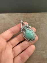 Load image into Gallery viewer, Amphora Pendant