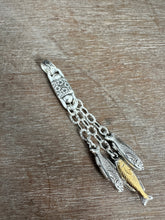 Load image into Gallery viewer, Three fishes pendant