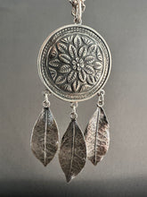 Load image into Gallery viewer, Feather Shield