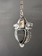 Load image into Gallery viewer, Lioness medallion