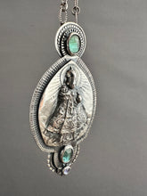 Load image into Gallery viewer, Infant of Prague Medallion