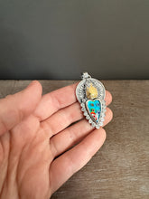 Load image into Gallery viewer, Millefiori Sacred Heart pendant