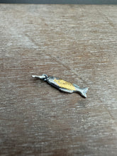 Load image into Gallery viewer, Golden Fish 2